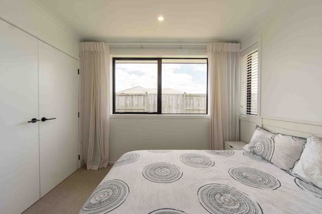 Photo of property in 2/2 Bostonkip Crescent, Fitzroy, Hamilton, 3282