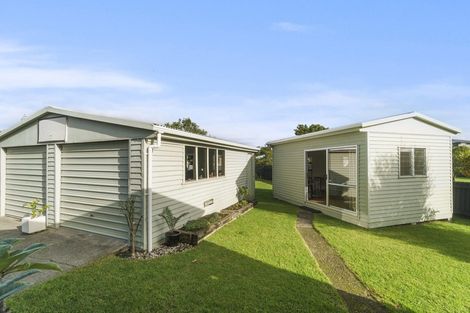 Photo of property in 38 Graham Avenue, Te Atatu Peninsula, Auckland, 0610