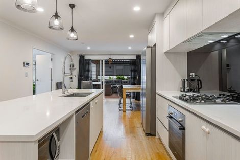 Photo of property in 16 Verdot Close, Kumeu, 0810