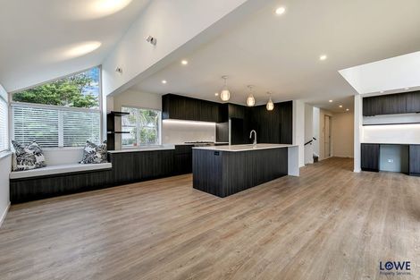 Photo of property in 1/2 Hauraki Road, Hauraki, Auckland, 0622