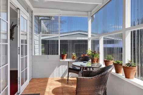 Photo of property in 30 Kahikatea Street, Inglewood, 4330