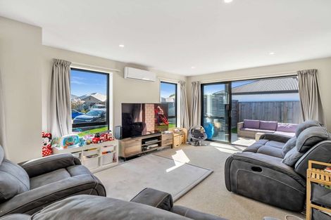 Photo of property in 19 Batchelor Place, Kaiapoi, 7630