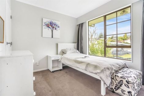 Photo of property in 16 Knightsbridge Place, Dinsdale, Hamilton, 3204