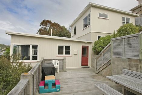 Photo of property in 64 Eden Street, Island Bay, Wellington, 6023