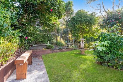 Photo of property in 8 Mcdowell Crescent, Hillcrest, Auckland, 0627