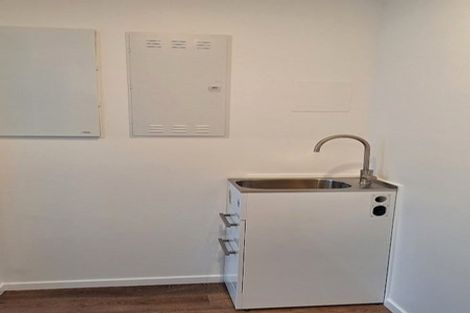 Photo of property in 15 Joseph Bolton Crescent, Wallaceville, Upper Hutt, 5018