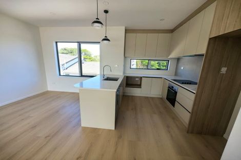Photo of property in 4/4024 Great North Road, Glen Eden, Auckland, 0602