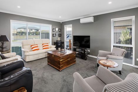 Photo of property in 27 Lynley Park Drive, Omokoroa, 3114