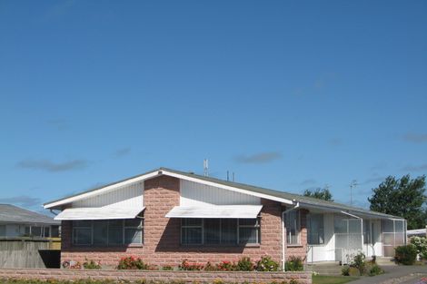 Photo of property in 1/586 Pages Road, Bexley, Christchurch, 8061