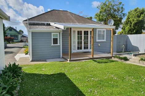 Photo of property in 14 Rhodes Street, Waimate, 7924