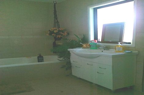 Photo of property in 57 Holmes Drive South, Massey, Auckland, 0614