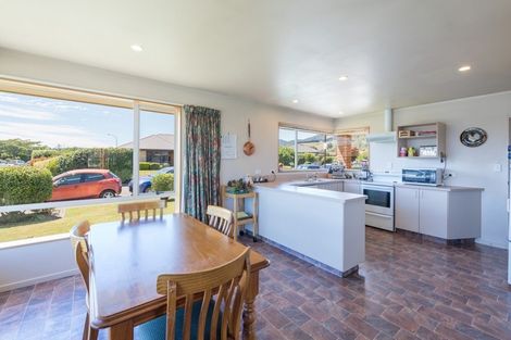 Photo of property in 2 Baxter Place, Stoke, Nelson, 7011