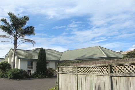 Photo of property in 5 Palmcrest Grove, Highland Park, Auckland, 2010