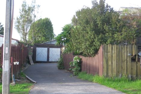 Photo of property in 1/88 Parrs Cross Road, Henderson, Auckland, 0612