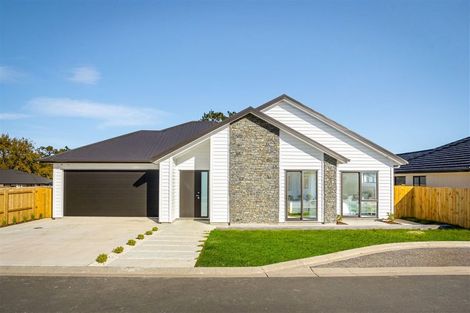 Photo of property in 10 Cutfield Lane, Kumeu, 0810