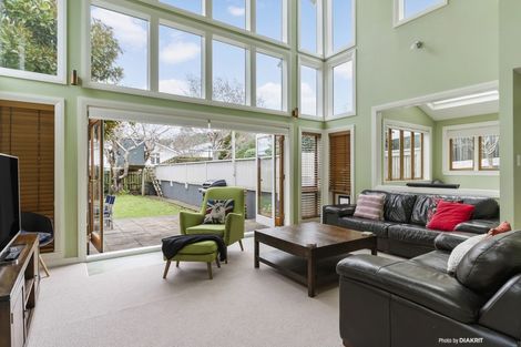 Photo of property in 17 Raine Street, Karori, Wellington, 6012