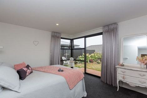 Photo of property in 2 Roy Johns Way, Bell Block, New Plymouth, 4312