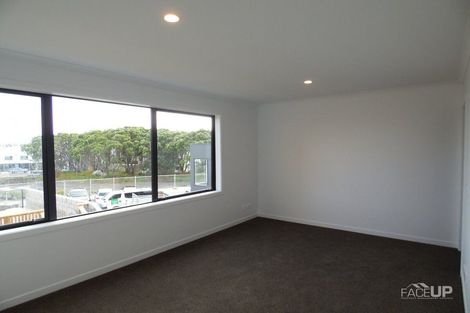 Photo of property in 5 Hudson Bay Road, Hobsonville, Auckland, 0616