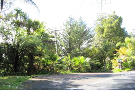 Photo of property in 338-340 Forest Road, Waiatarua, Auckland, 0612