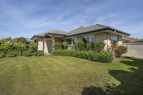 Photo of property in 6 Ross Place, Northwood, Christchurch, 8051
