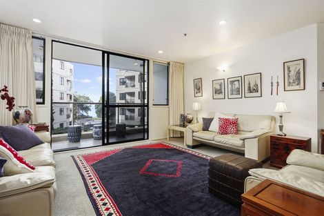 Photo of property in 1a/171 Hurstmere Road, Takapuna, Auckland, 0622