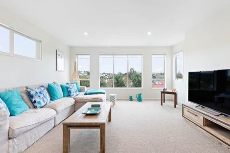 Photo of property in 18 Brownlee Place, Pukekohe, 2120