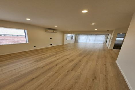 Photo of property in 2 Embling Place, Eastern Beach, Auckland, 2012