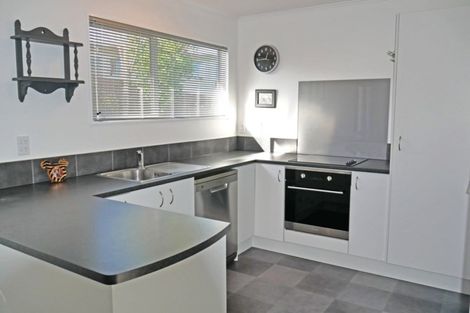 Photo of property in 14b Oakleigh Street, Maungaraki, Lower Hutt, 5010