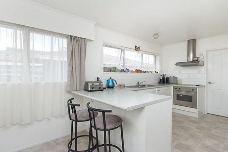 Photo of property in 102 Racecourse Road, Waiuku, 2123