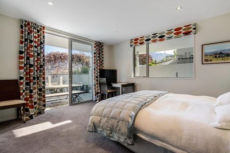 Photo of property in 37a Bay View Road, Kelvin Heights, Queenstown, 9300
