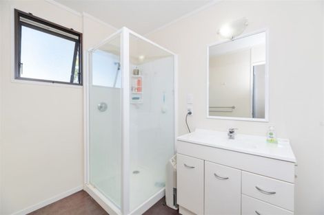 Photo of property in 2/11 Akehurst Avenue, New Lynn, Auckland, 0600