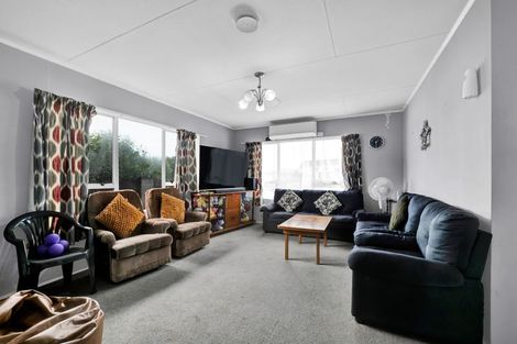 Photo of property in 11 Manuka Place, Hawera, 4610