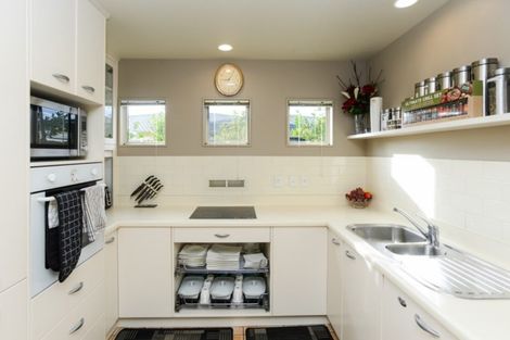 Photo of property in 2 Queens Walk, Taradale, Napier, 4112