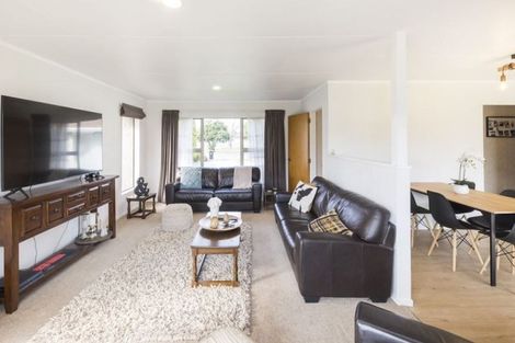 Photo of property in 80 John F Kennedy Drive, Milson, Palmerston North, 4414