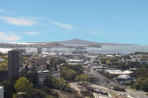 Photo of property in Empire Apartments, 1327/21 Whitaker Place, Grafton, Auckland, 1010