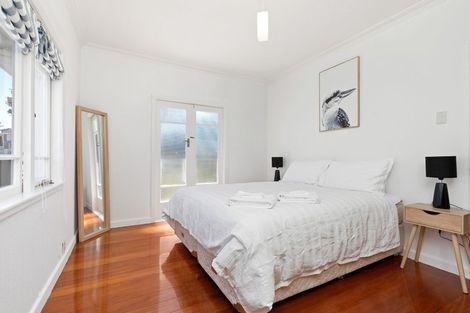 Photo of property in 4 Pitau Road, Mount Maunganui, 3116