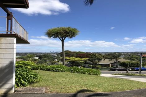 Photo of property in 1/11 Parr Terrace, Castor Bay, Auckland, 0620