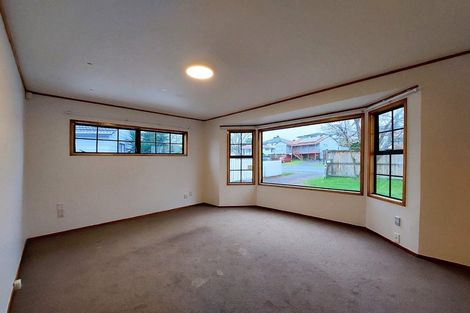 Photo of property in 33 Everglade Drive, Goodwood Heights, Auckland, 2105