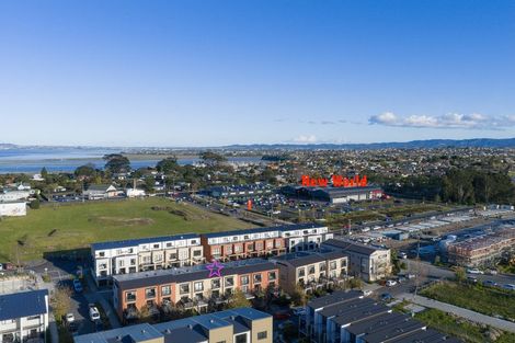 Photo of property in 15 Falcon Crescent, Hobsonville, Auckland, 0618