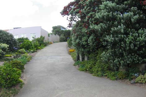 Photo of property in 42 Waitea Road, Muriwai, Waimauku, 0881