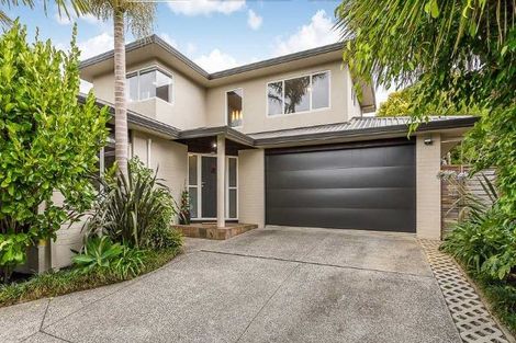 Photo of property in 7 Redfern Lane, Glenfield, Auckland, 0629