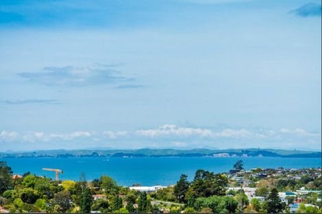 Photo of property in 1/819 East Coast Road, Northcross, Auckland, 0630