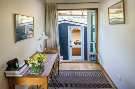 Photo of property in 42 Pukatea Street, Eastbourne, Lower Hutt, 5013