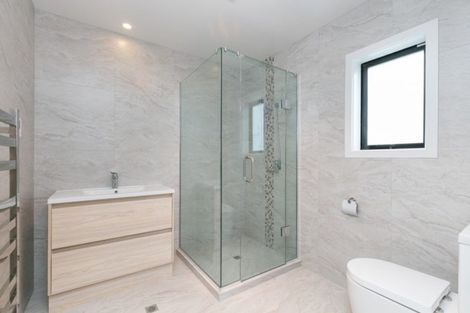 Photo of property in 6 Pihipihi Way, Crofton Downs, Wellington, 6035