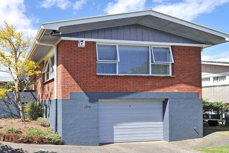 Photo of property in 124 Gossamer Drive, Pakuranga Heights, Auckland, 2010