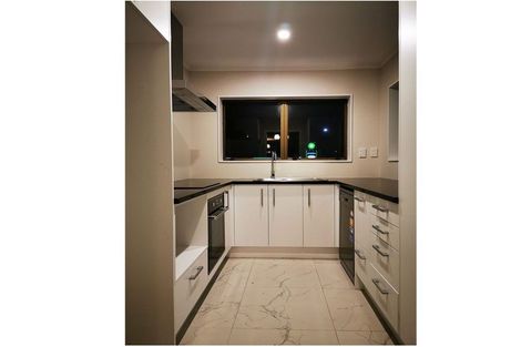 Photo of property in 1/320 Pakuranga Road, Pakuranga Heights, Auckland, 2010