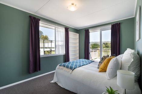 Photo of property in 26 Sievers Grove, Cannons Creek, Porirua, 5024