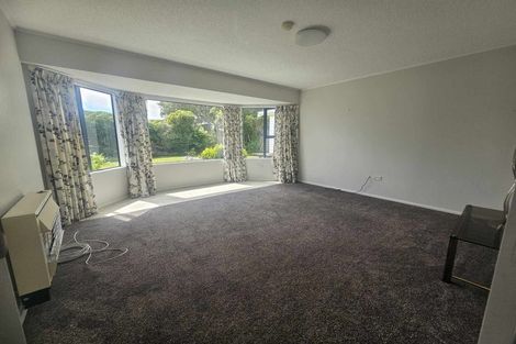 Photo of property in 3 Bayswater Place, Newlands, Wellington, 6037