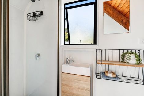 Photo of property in 46 De Luen Avenue, Tindalls Beach, Whangaparaoa, 0930