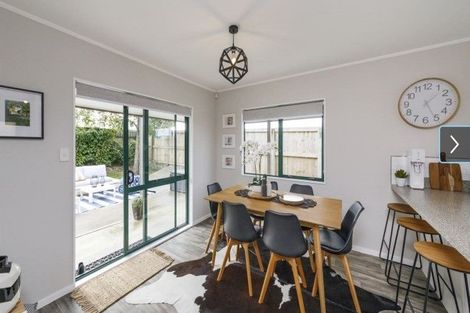 Photo of property in 102 Roberts Line, Kelvin Grove, Palmerston North, 4414